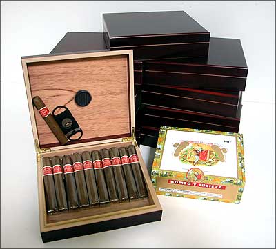 Humidor & Romeo y Julietta Bully Cigars